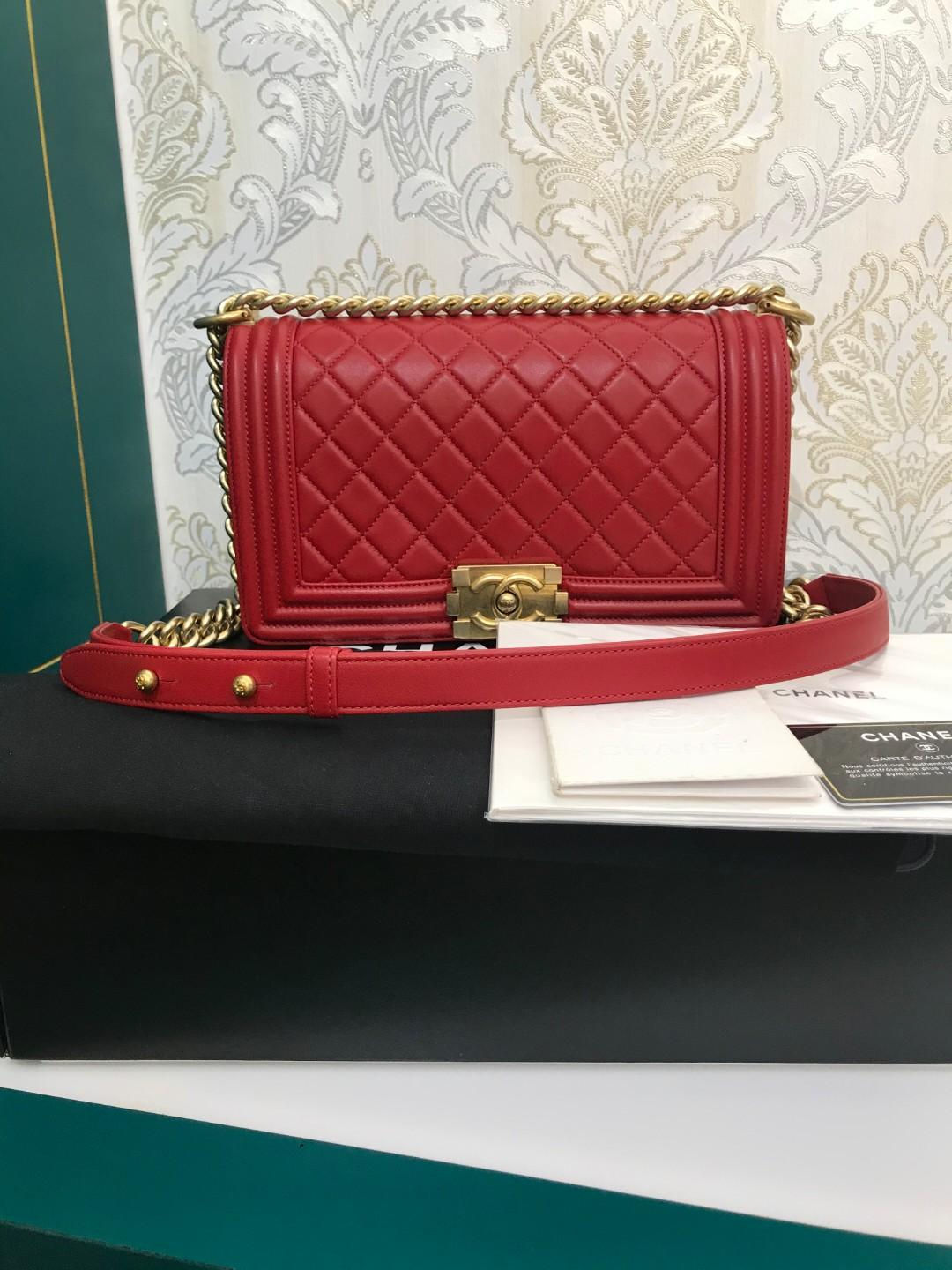 #23 LNIB Chanel Boy old medium Red Lamb with GHW