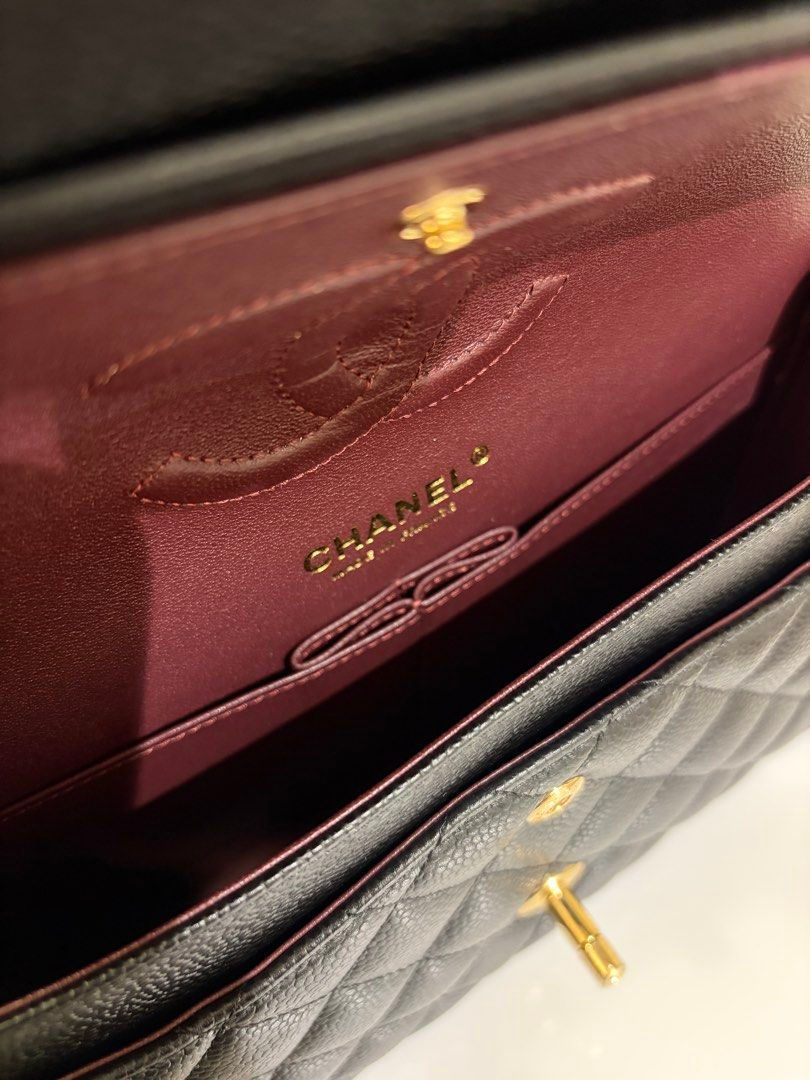 Thumbnail: Chanel Classic Double Flap Medium Black Caviar GHW