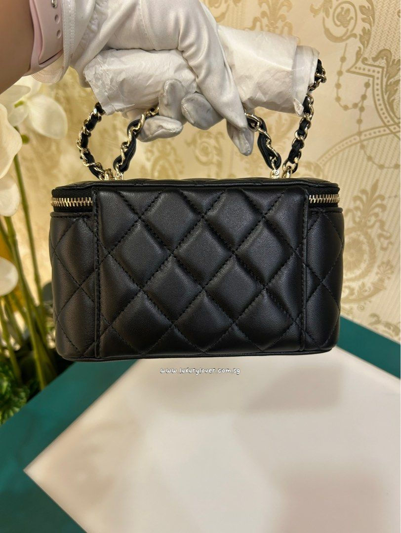 CHANEL ロゴ刺繍　ミュール　白　黒　23-23.5cm CHANEL ロゴ刺繍 ミュール 白 黒 23-23.5cm レディース