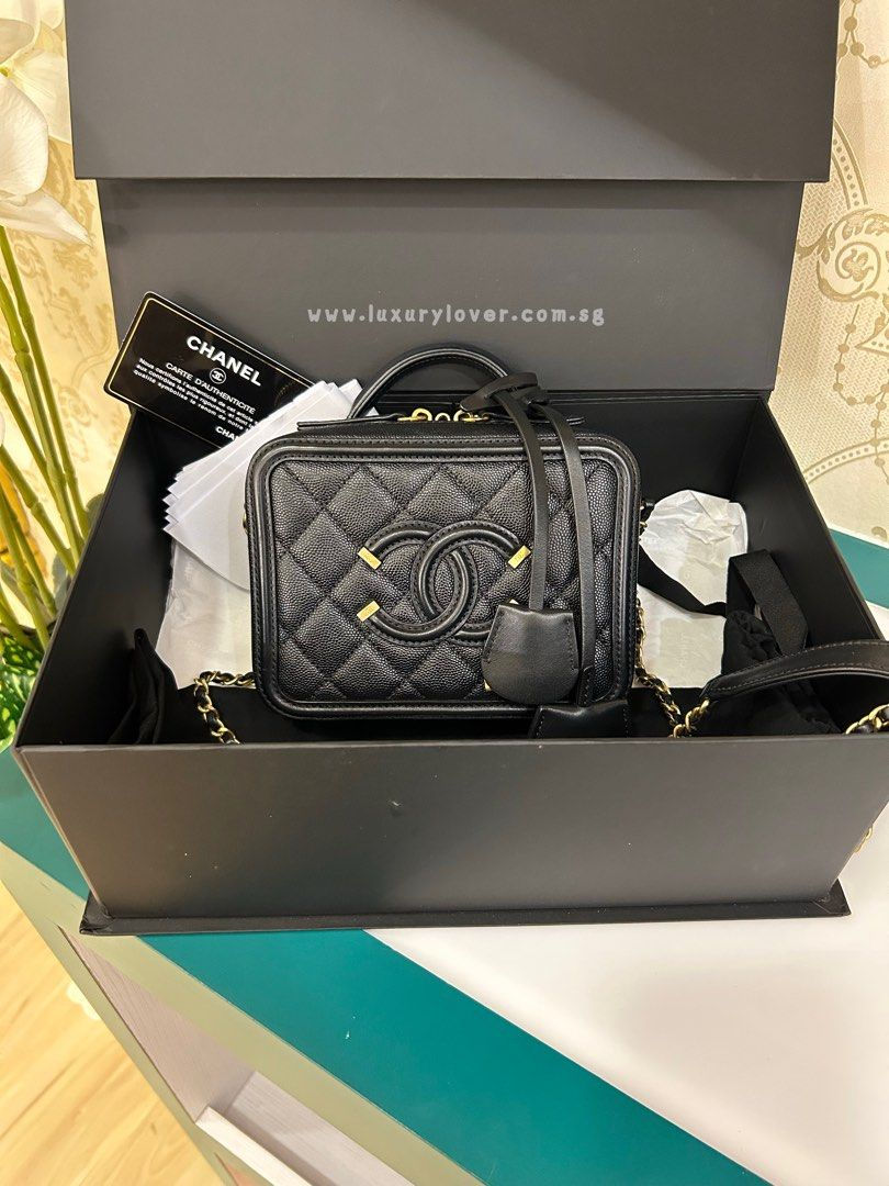 #25 Chanel Vanity Case Small Top Handle Black Caviar GHW