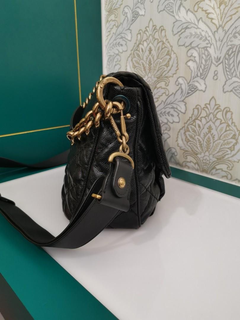 Thumbnail: #17 Chanel Coco Pleats Messenger Bag Black distressed caviar aged GHW