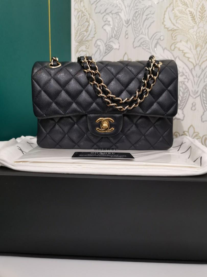 #28 LNIB Chanel Small Classic Flap Navy Blue Shiny Caviar with GHW