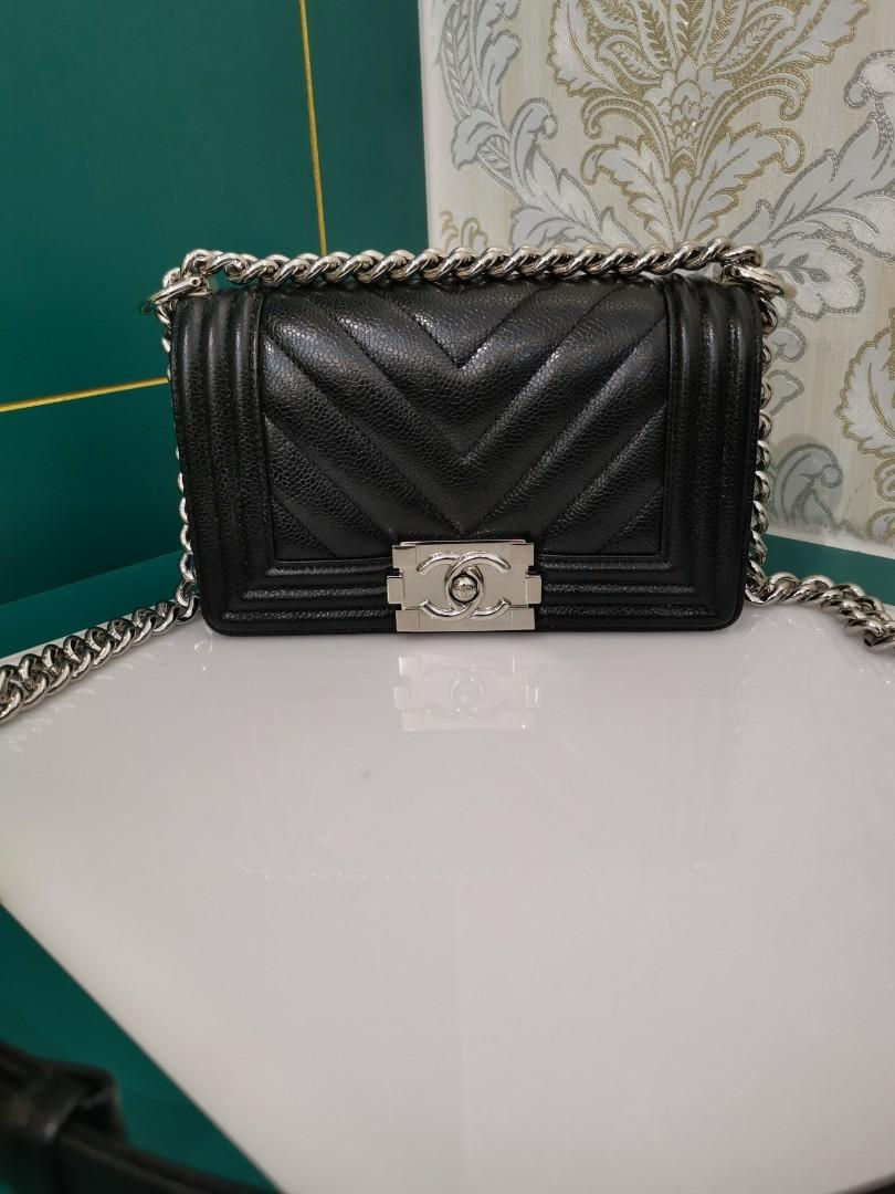 Thumbnail: #29 LNIB Chanel Boy Small Chevron Shiny Caviar with SHW