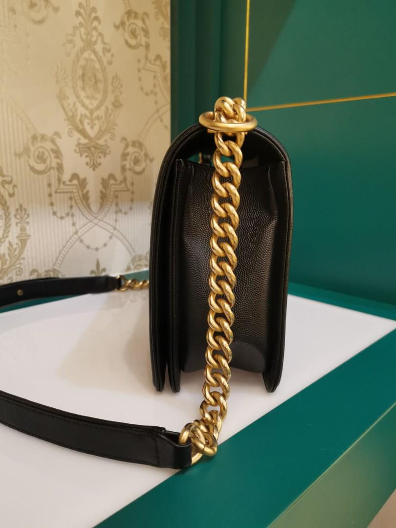 Thumbnail: #25 LNIB Chanel Boy New Medium Black Caviar GHW
