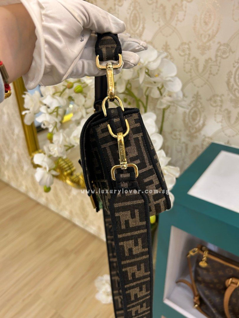 Thumbnail: Fendi Baguette Jacquard FF Fabric Bag Medium Brown GHW