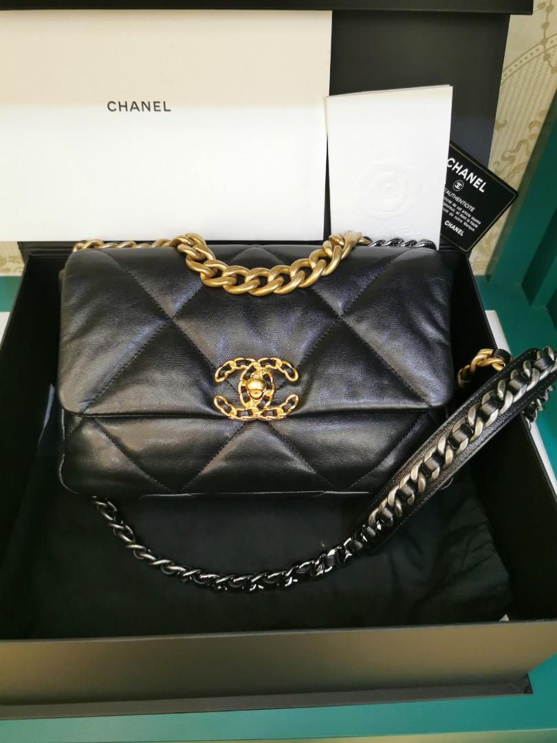 #29 LNIB Chanel 19 Bag Small Black Goatskin GHW