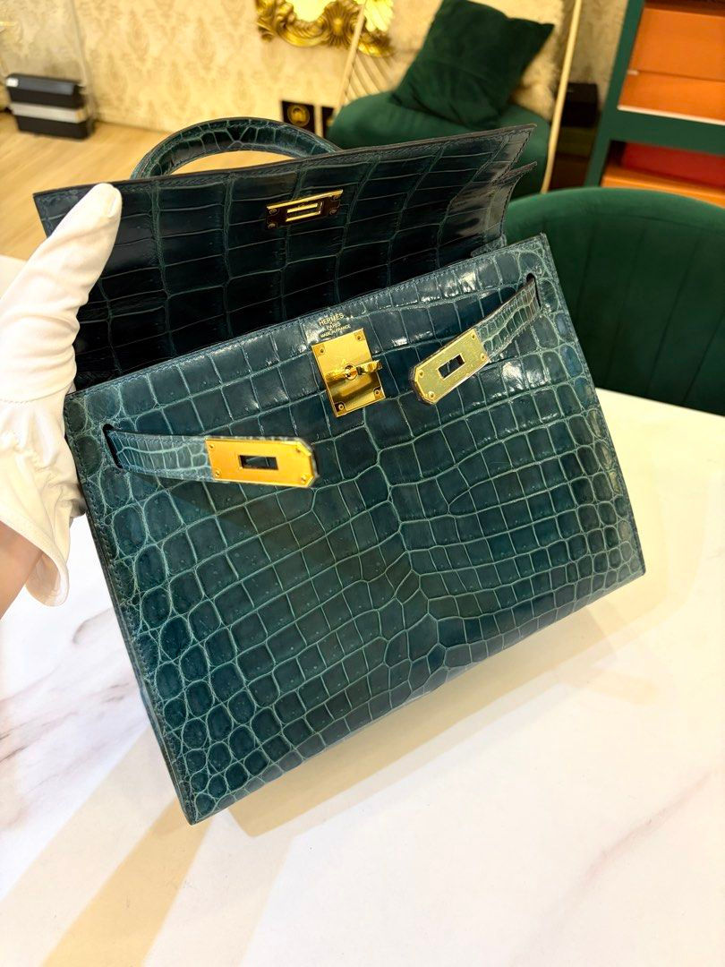 Thumbnail: Hermes Kelly 28 Sellier 1P Colvert Shiny Niloticus Crocodile Gold (CashS$38,000)