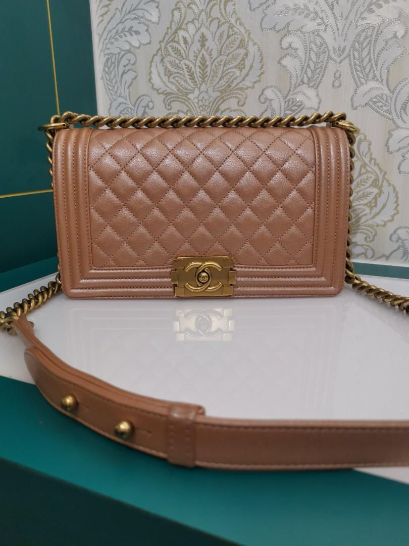 Thumbnail: #20 Like New Chanel Boy Old Medium Pearly Calfskin Pink with aged GHW