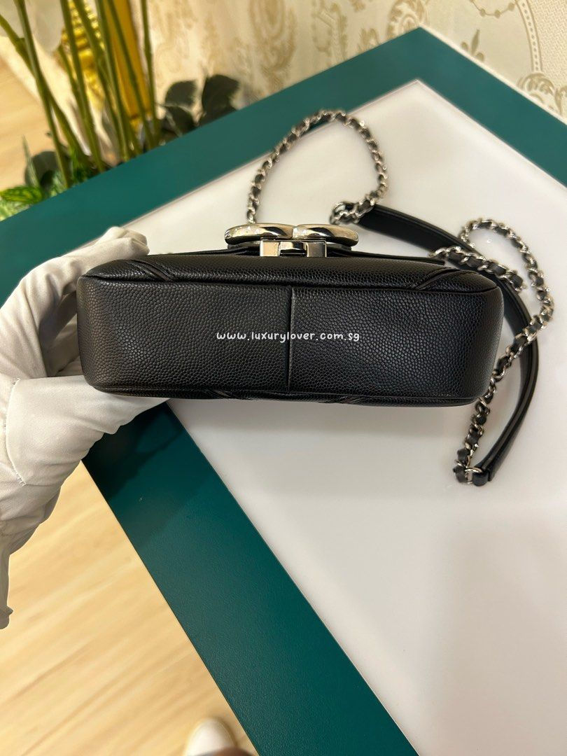 Thumbnail: Chanel Mini Flap Chevron Black Caviar SHW(Cash S$3,450)