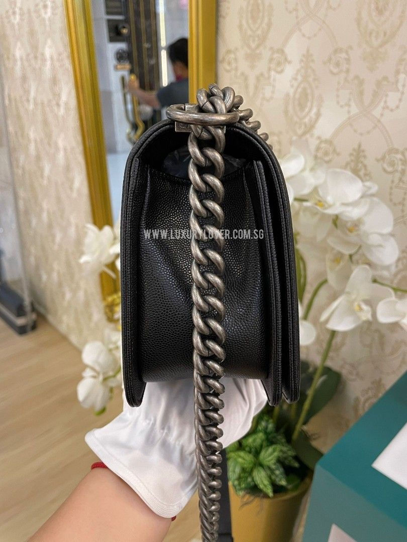 Thumbnail: #24 LNIB Chanel Boy Chevron Old Medium Black Caviar RHW