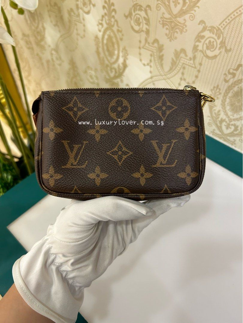 Thumbnail: LV Louis Vuitton Mini Pochette Accessories Monogram Canvas GHW