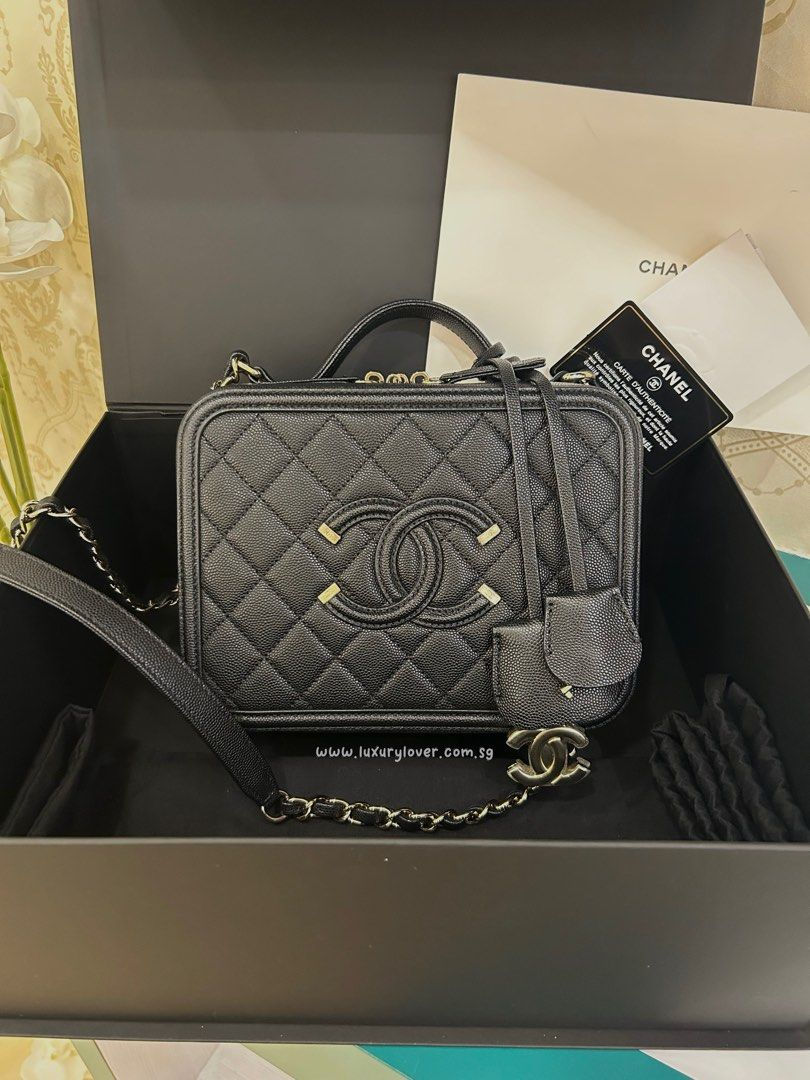 #28 BNIB Chanel Vanity Case Medium Black Caviar LGHW