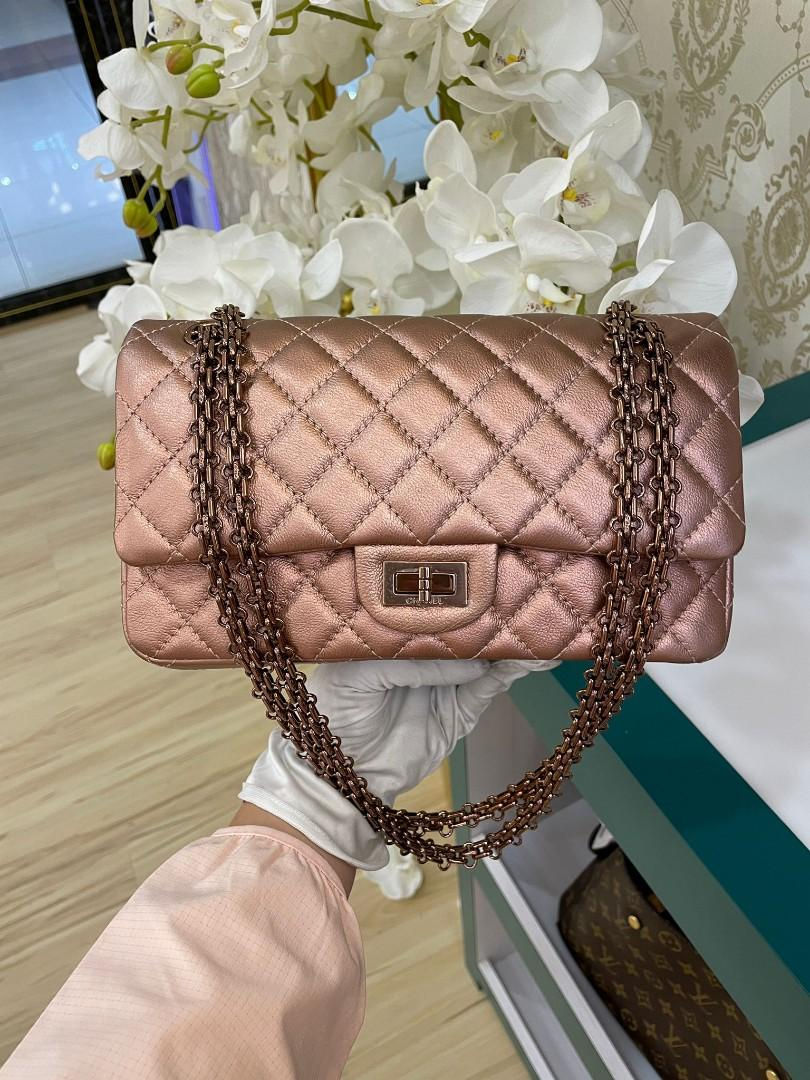 Thumbnail: BNIB Chanel Reissue 2.55 225 Iridescent Caviar Pink Copper HW (Cash S$9,380)