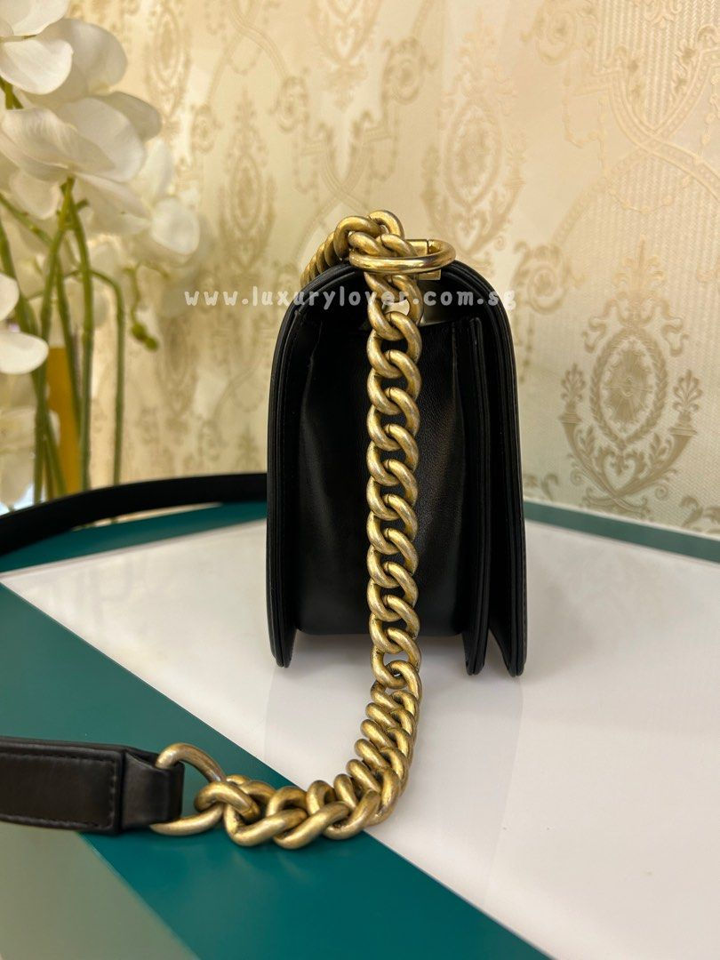 Thumbnail: #26 LNIB Chanel Boy Chevron Old Medium Black Calf GHW