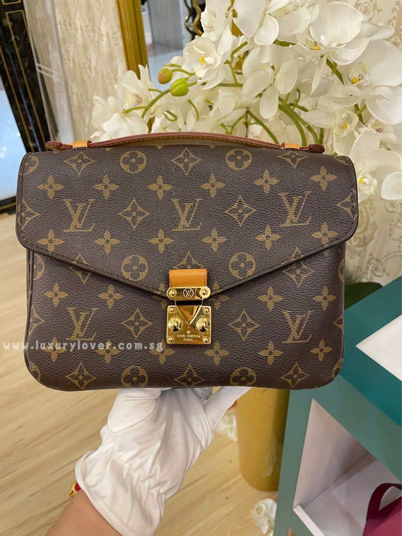 Thumbnail: LV Pochette Metis Monogram Canvas GHW 