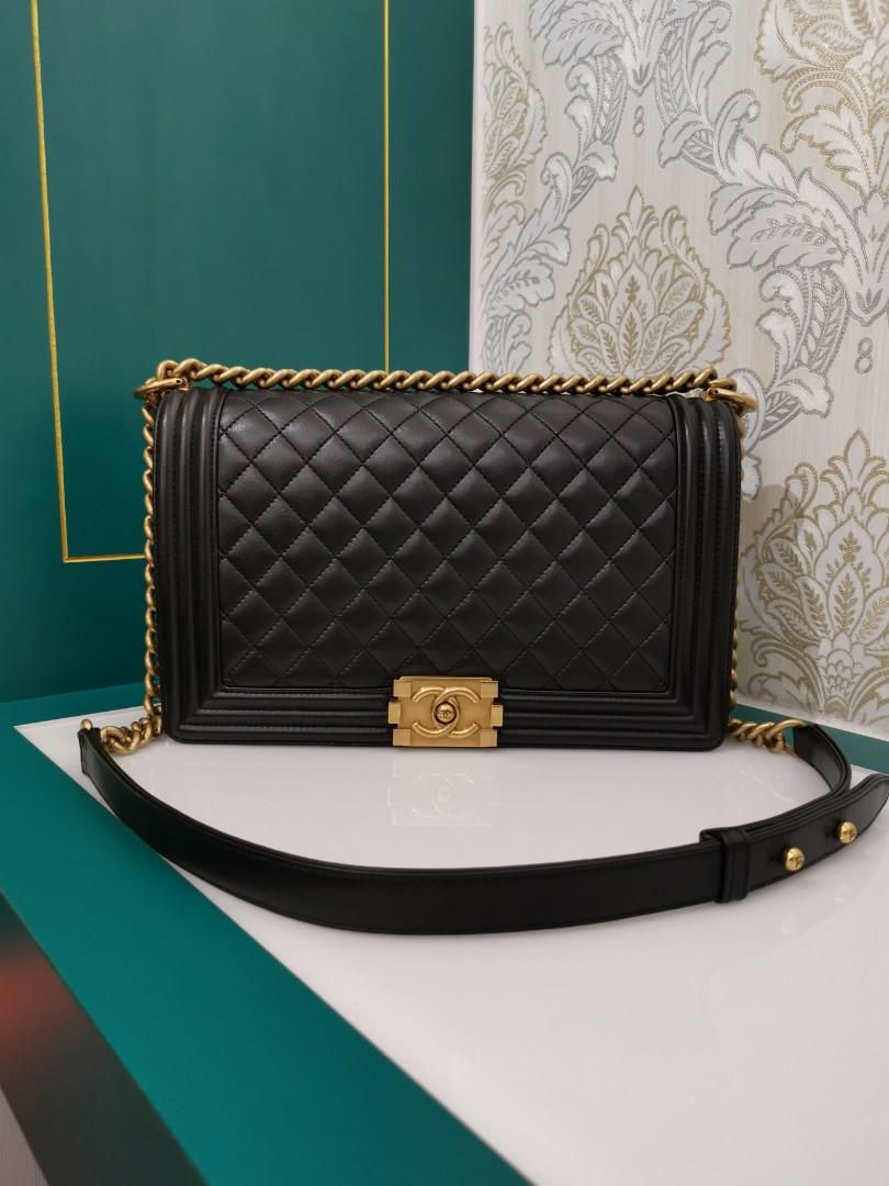 Thumbnail: #21 BNIB Chanel Boy New Medium/Large Black Lamb with aged GHW