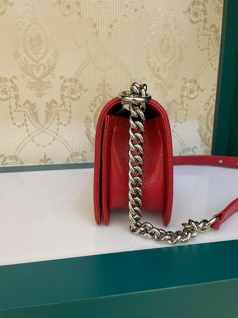 Thumbnail: #29 BNIB Chanel Boy Old Medium Chevron Red Caviar SHW