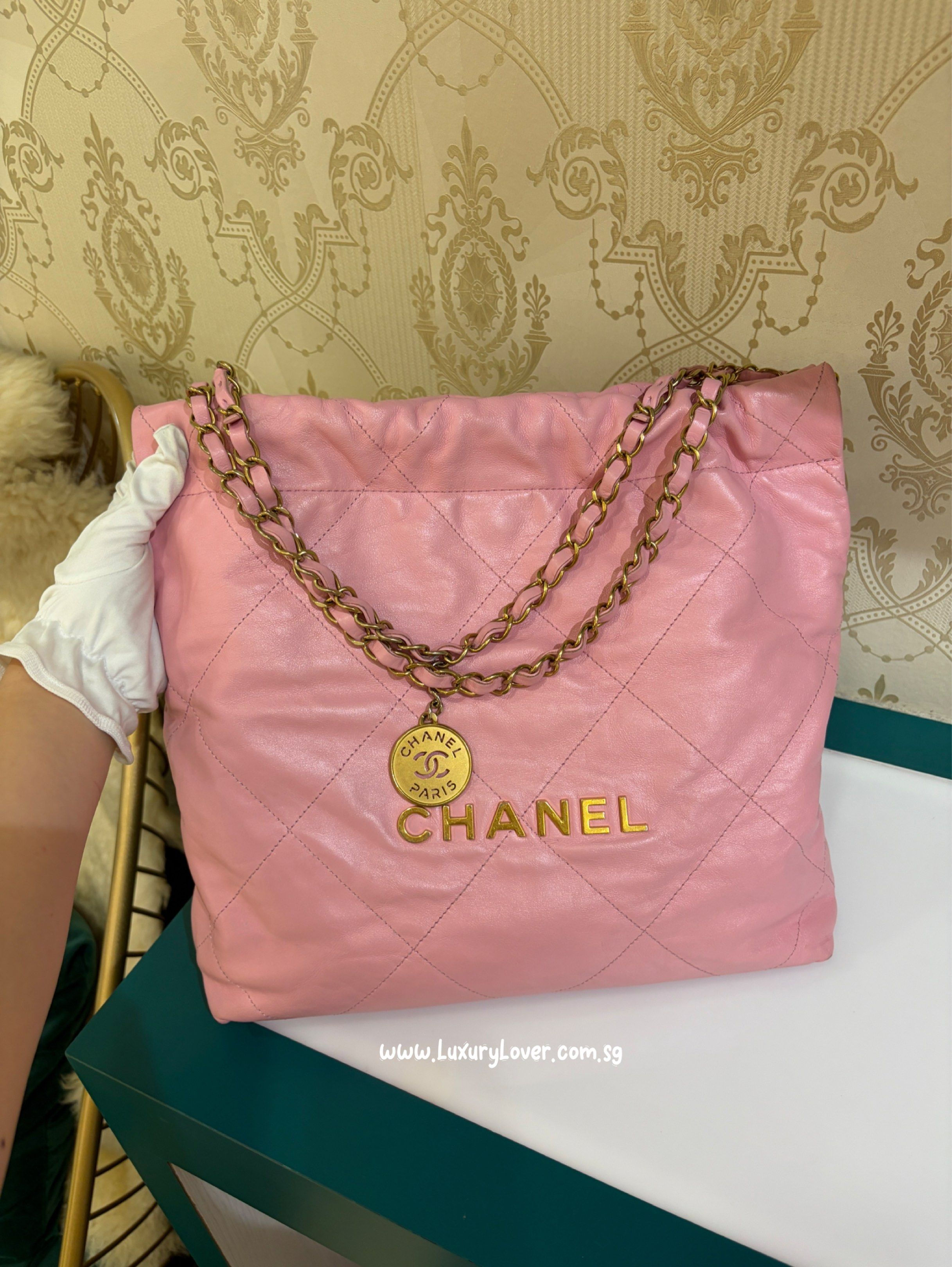 22 Chanel 22 Small Handbag Light Pink Shiny Calf GHW