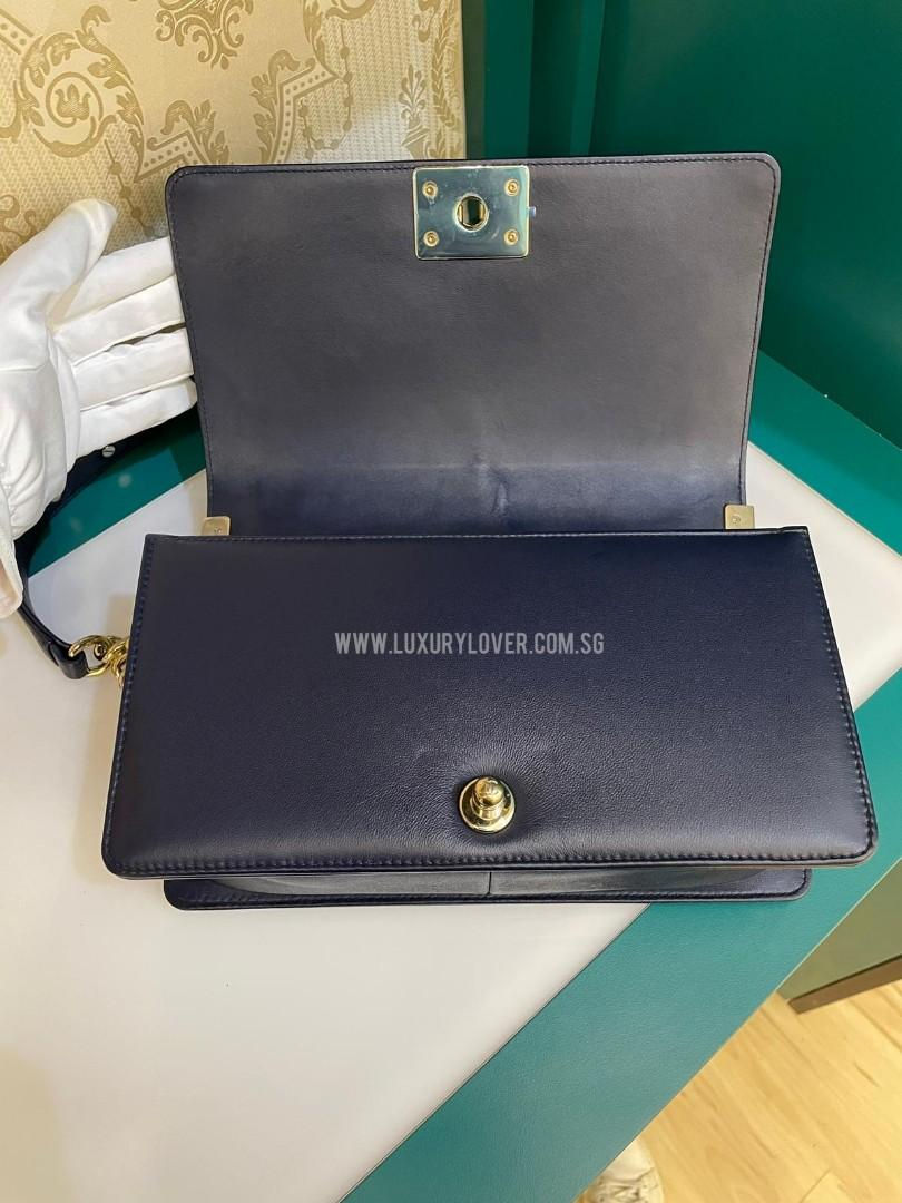 Thumbnail: #22 Chanel Boy Old Medium Navy Lamb Light GHW