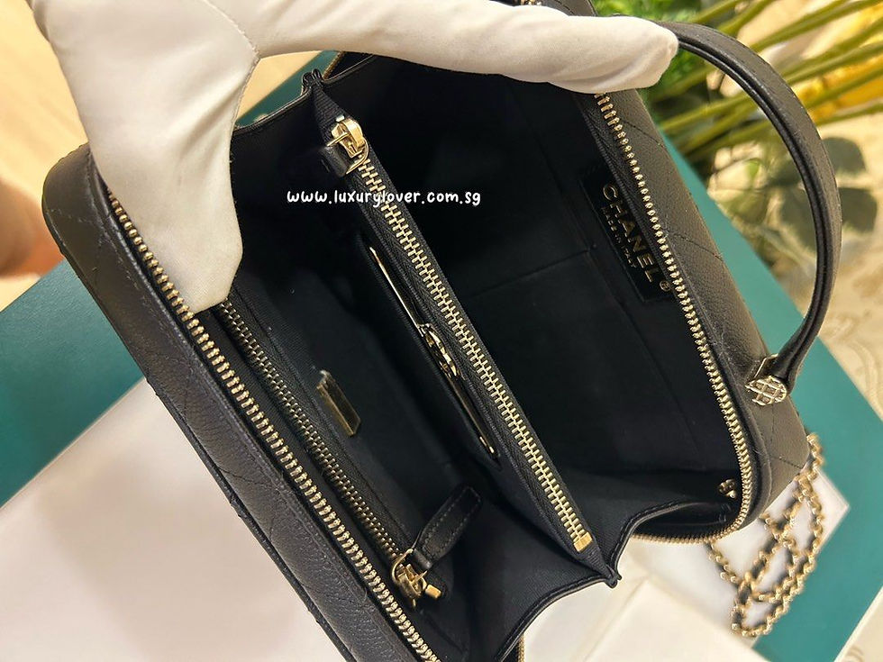 Thumbnail: LNIB Chanel 22P Vanity Case Black Caviar LGHW