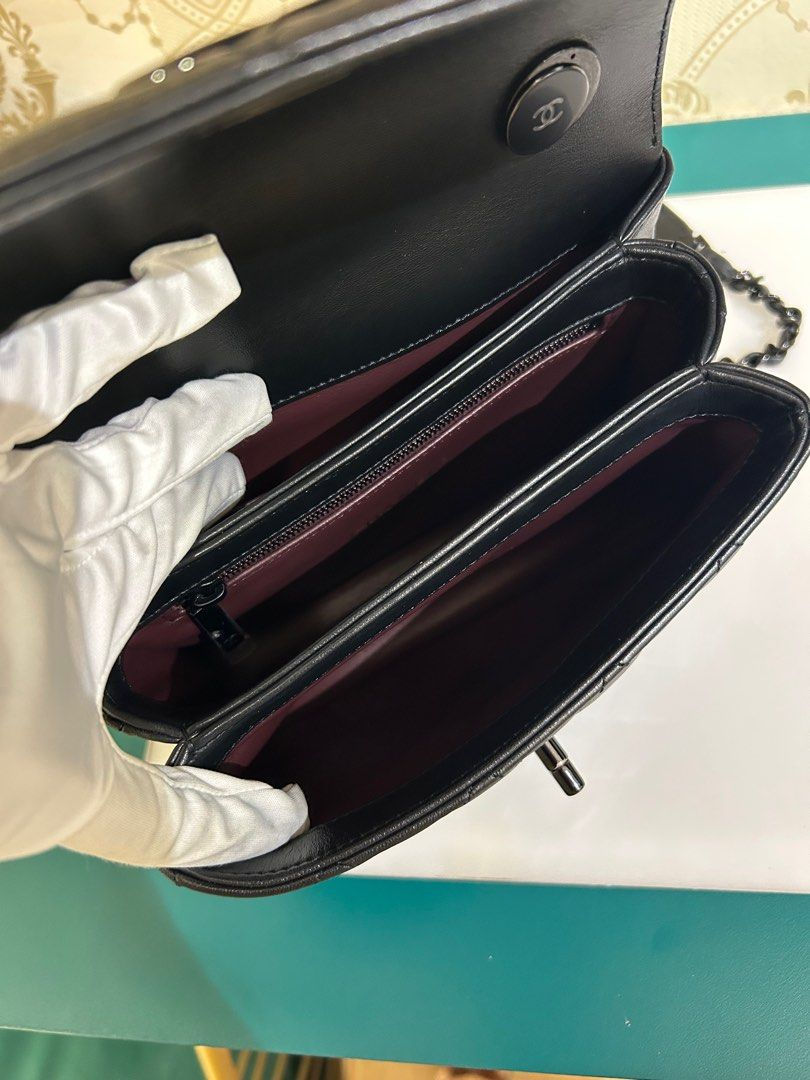 Thumbnail: Chanel 24B Trendy CC Mini Top Handle Flap So Black Lamb(Cash S$4,880)