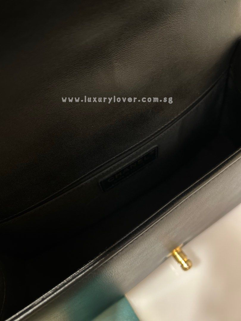 Thumbnail: #26 LNIB Chanel Boy Chevron Old Medium Black Calf GHW