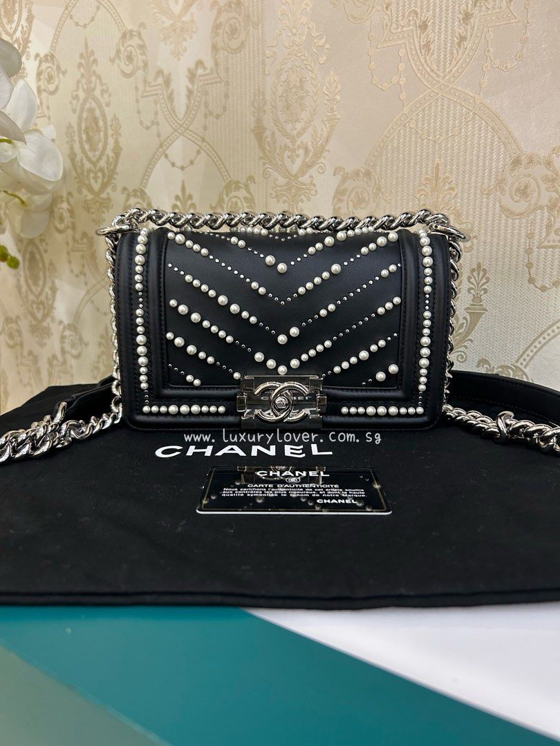 #29 LNIB Chanel Boy Small Chevron Pearl Black Calf SHW