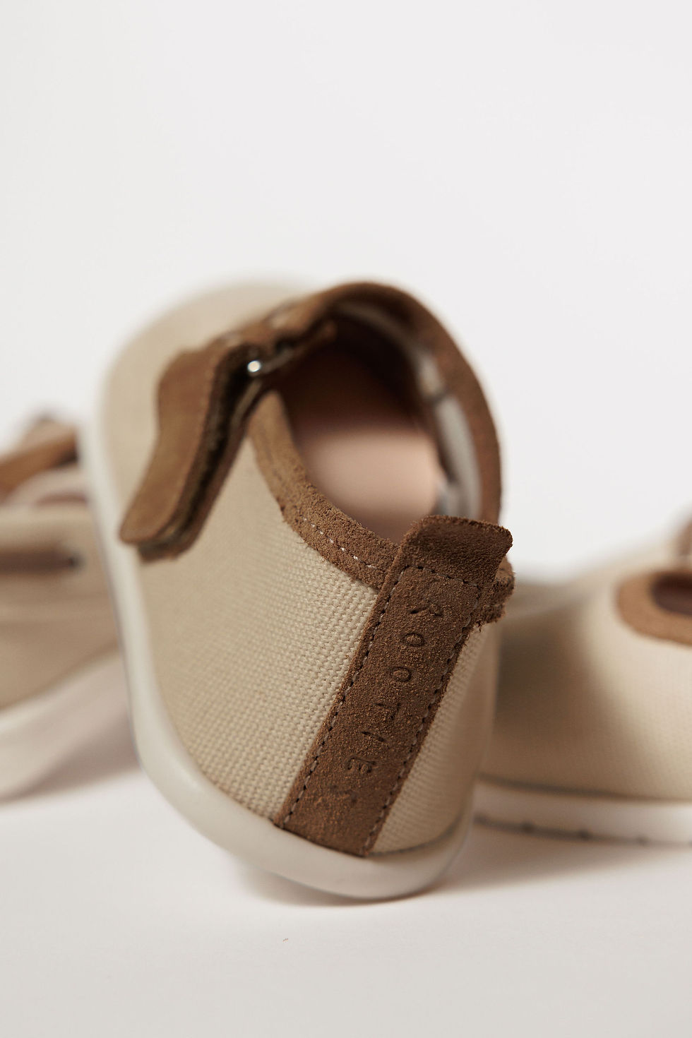 Miniatura: Rooties - Merceditas Tété Bege