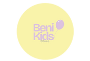 Criança brincando ao ar livre com sapatos barefoot da Beni Kids Store, promovendo conforto e movimento natural.