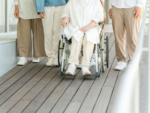 【シルバーウィーク帰省前に】親のちょっとした変化に気づいたら?札幌で「日中看護師がいる」夜間も安心な高齢者住宅の選び方