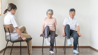 最近転びやすくなったと感じたら?リハビリに強い・柔道整復師がいる施設で叶える安心の暮らし