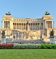 Piazza_Venezia_-_Il_Vittoriano_(cropped).jpg