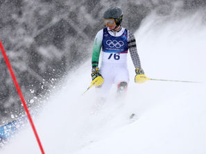 الإمارات تسجل أول حضور أولمبي شتوي بمشاركة بيرا هودسون وأليكساندير استريجي في ميلانو – كورتينا 2026