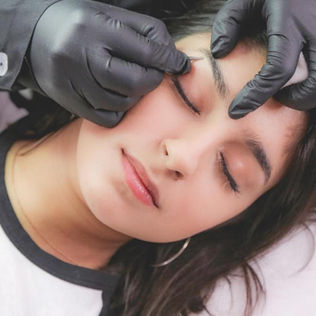 Realistic eyebrows💞
 I want to say thank you for this beautiful lady from London.
