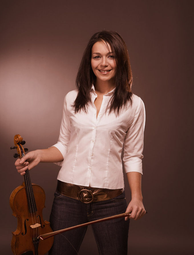 WOMAN RETURNING TO SESSION AFTER LONG ABSENCE THINKS SHE CAN JUST TAKE HER OLD SEAT BACK