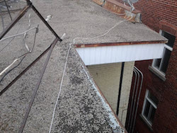 Electrical wiring tripod base in poor condition