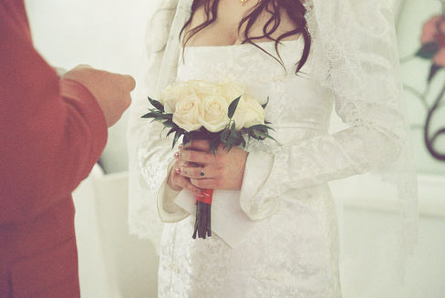 35mm film photograph of the little white wedding chapel at night by las vegas elopement photographer brazen honey films