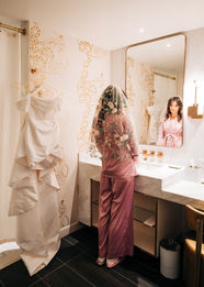 Las Vegas wedding photographer brazen honey films captures an epic elopement at the sure thing chapel. 