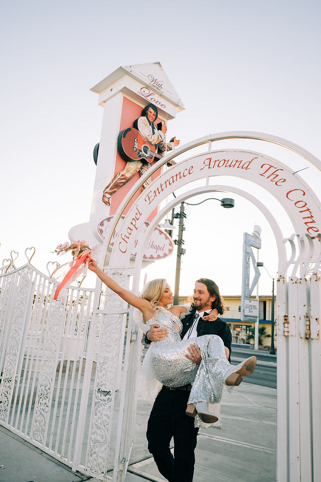 Las Vegas elopement photographer captures vibrant wedding at the little white wedding chapel.