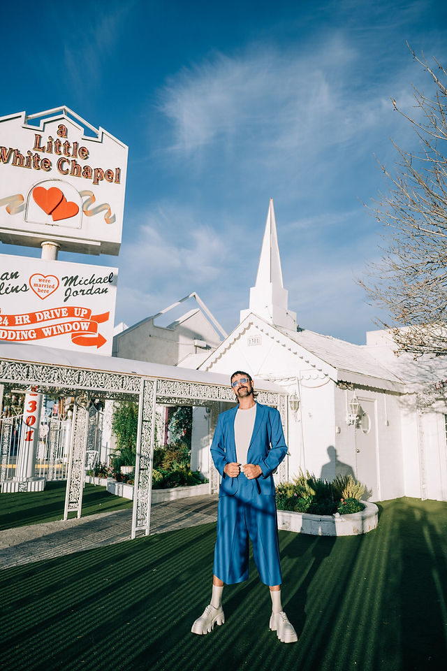 las vegas elopement photographer brazen honey films captures fun and colorful wedding at the little white wedding chapel in downtown with elvis officiant