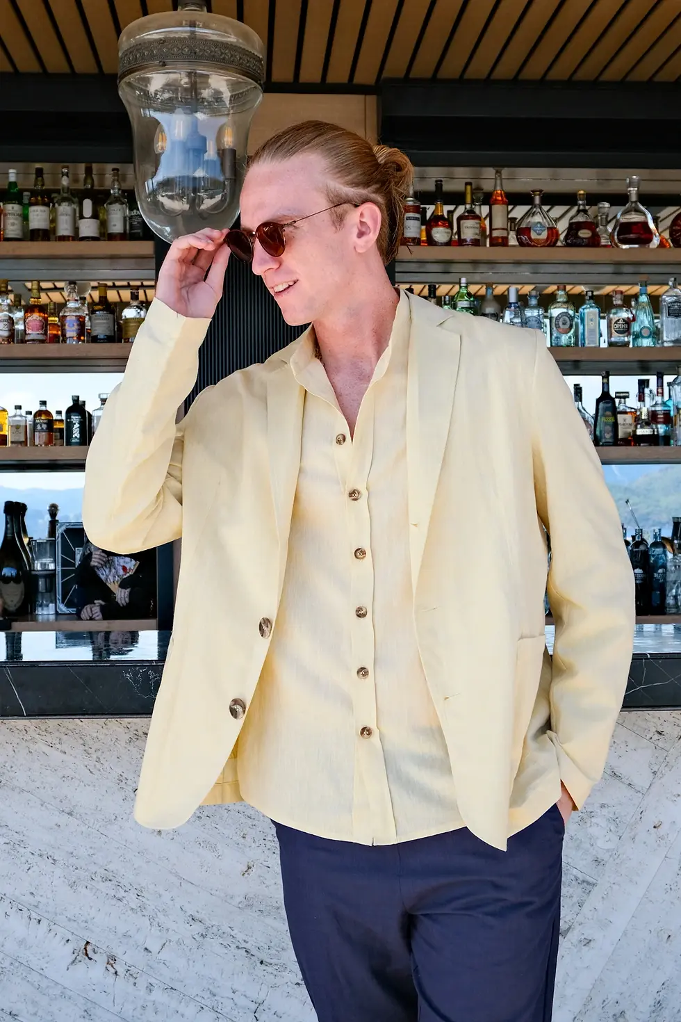 Küçük resim: mens unlined cotton blazer s2504 d-maris bay terrace bar look