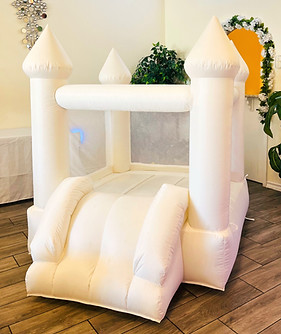 Soft play bouncy house