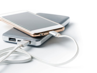 充電ケーブルを借りてはいけない。