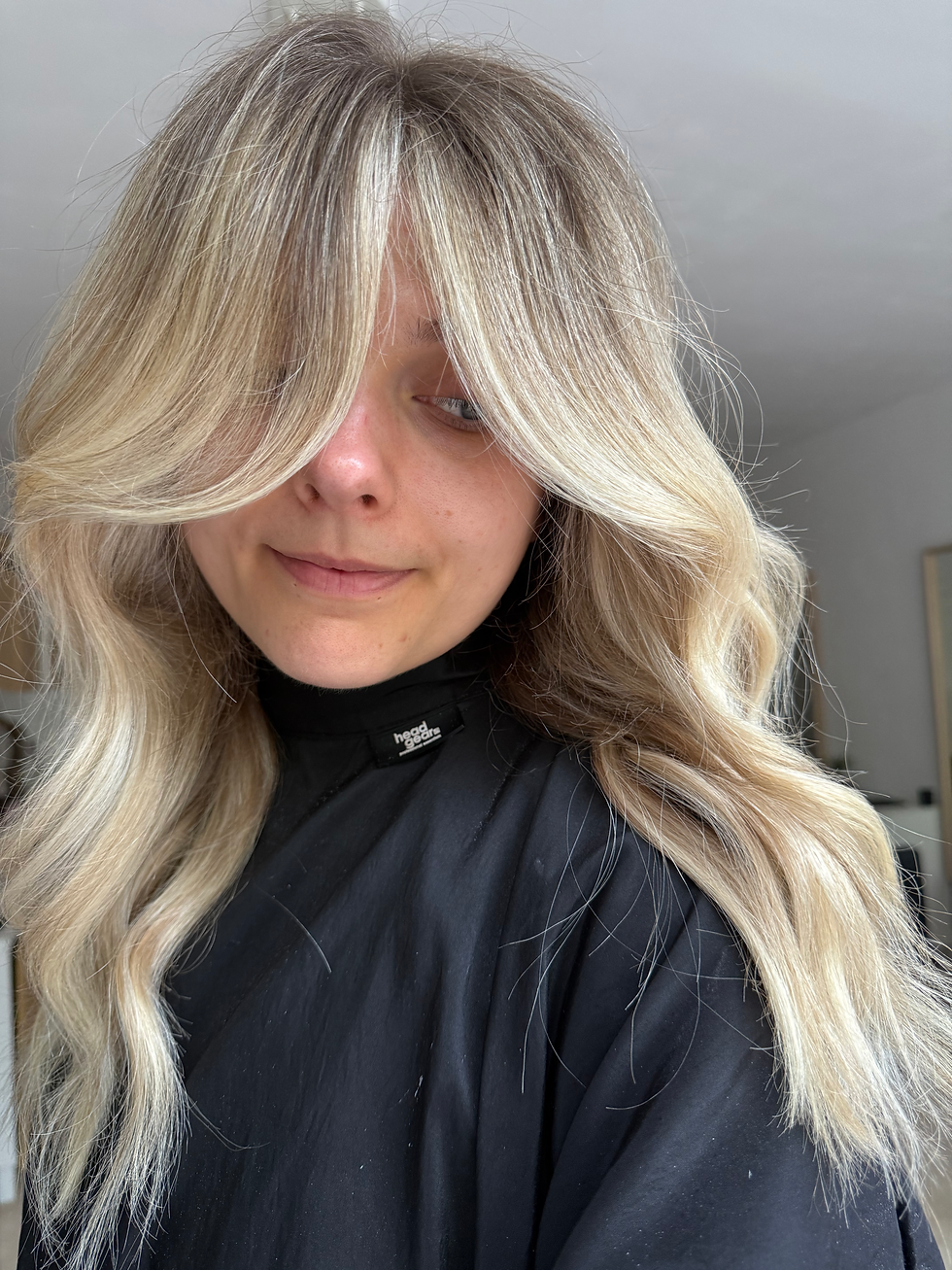 bright blonde lived-in balayage hair