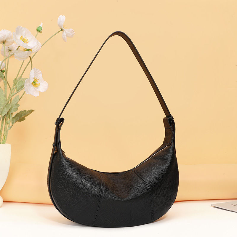 Thumbnail: Luna Pebble Shoulder Bag
