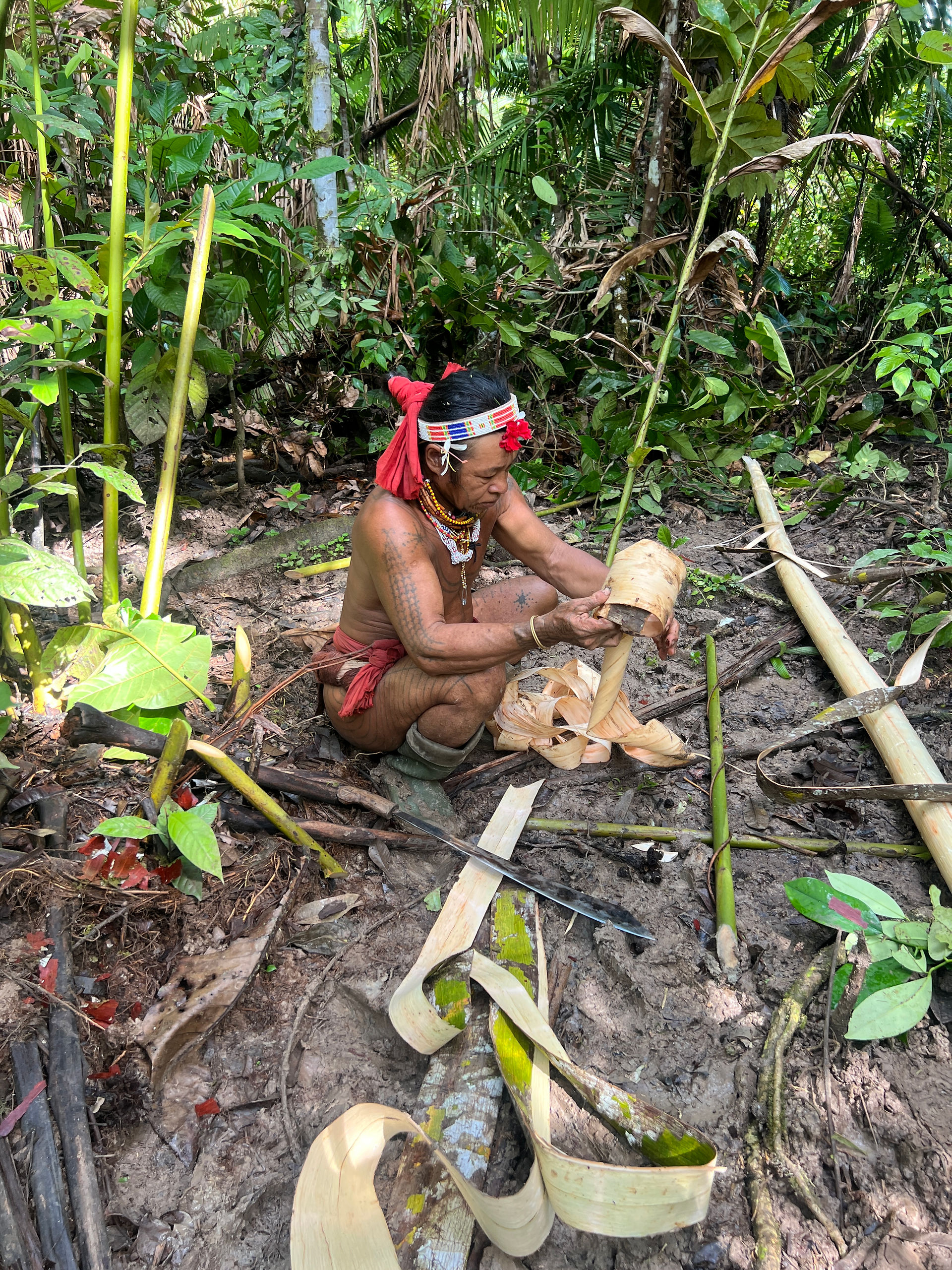Omslagjaar XPLORid Nomadenbestaan: stamhoofd Mentawai stam