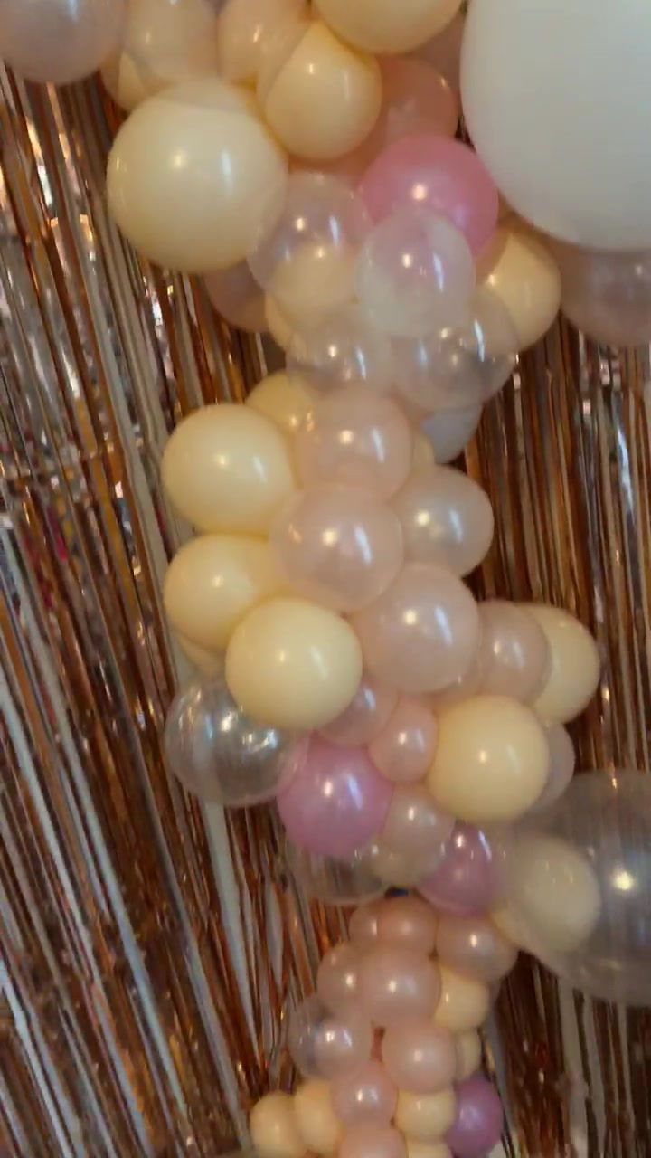 Thumbnail: Champagne Dreams Organic Garland