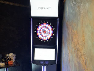 渋谷にてダーツライブ3の設置作業をしました。VIPルームに設置。