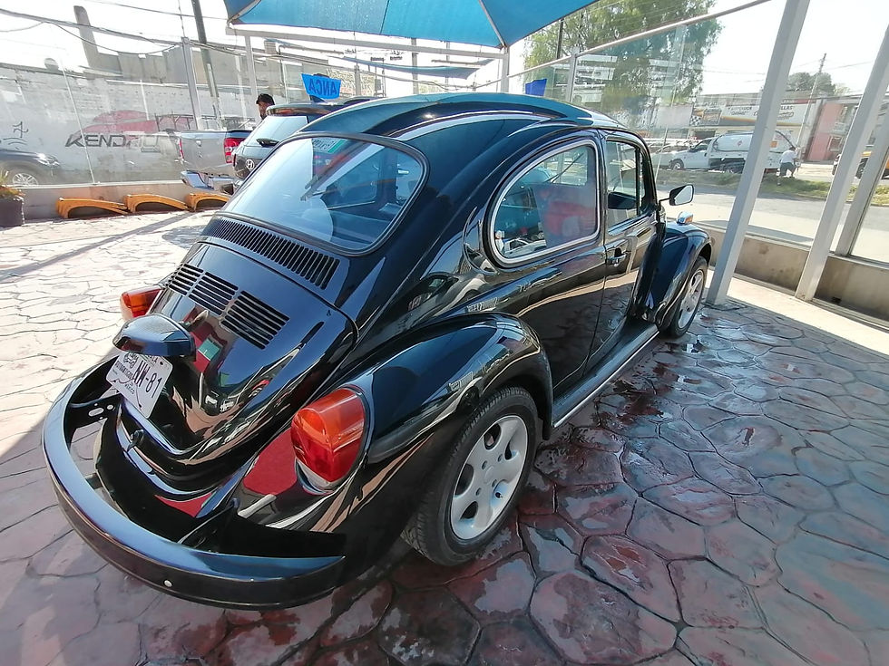 Miniatura: Volkswagen Sedan Vocho 1975 Negro