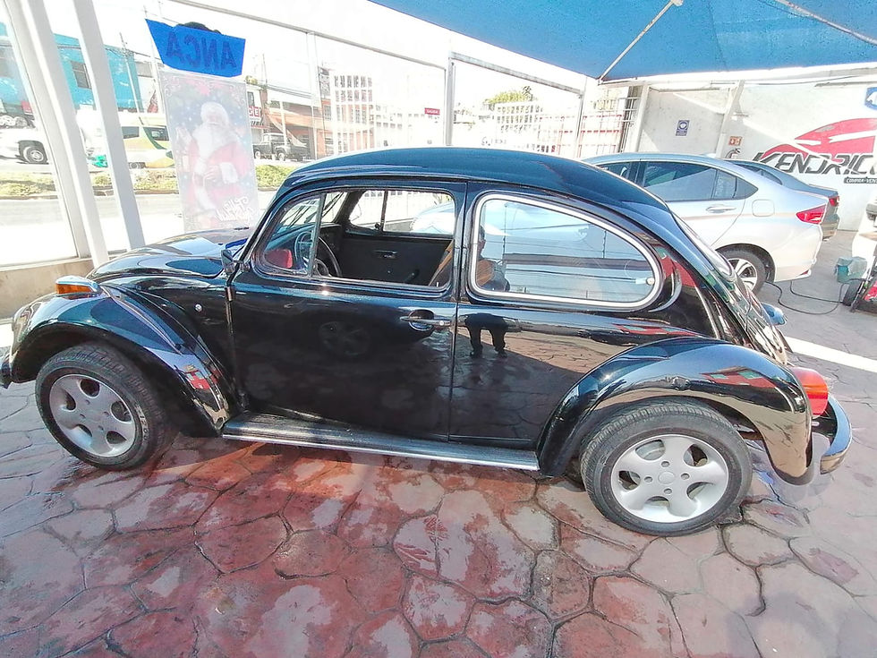 Miniatura: Volkswagen Sedan Vocho 1975 Negro